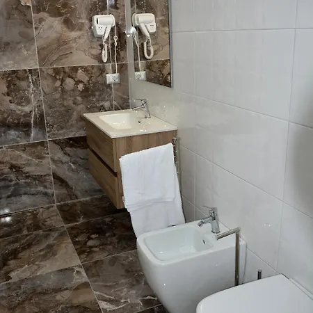 Miramare בית הארחה