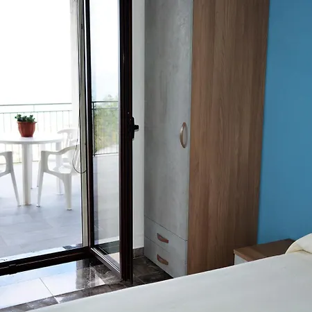 Miramare בית הארחה 3*