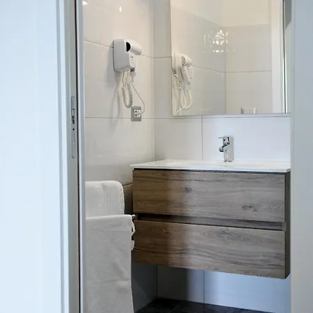 Miramare בית הארחה 3*